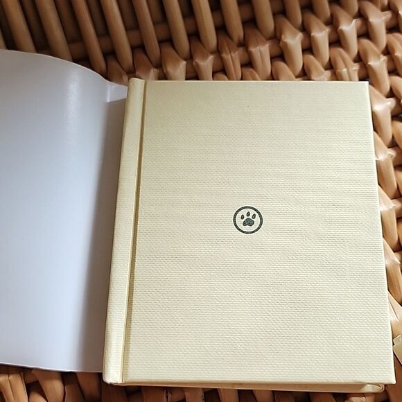 Two Mini Cat Books - Picture 11 of 12